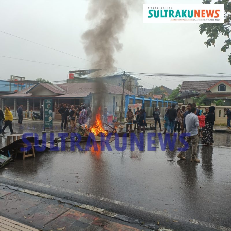 Sempat Melawan, Parapedagang Di Kawasan Ex MTQ Akhirnya Pasrah.